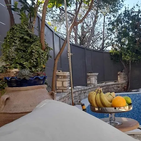 Zabella House With Pool