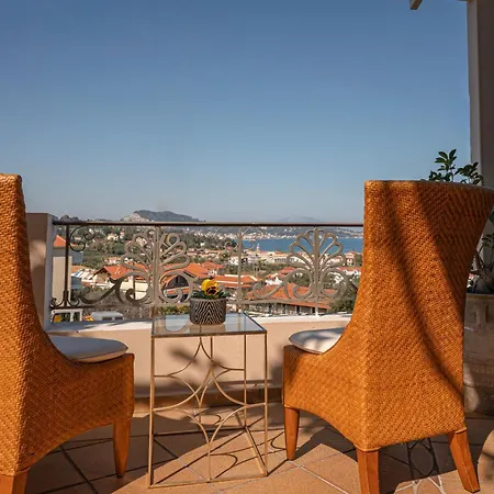 Zabella House With Pool Feriehus